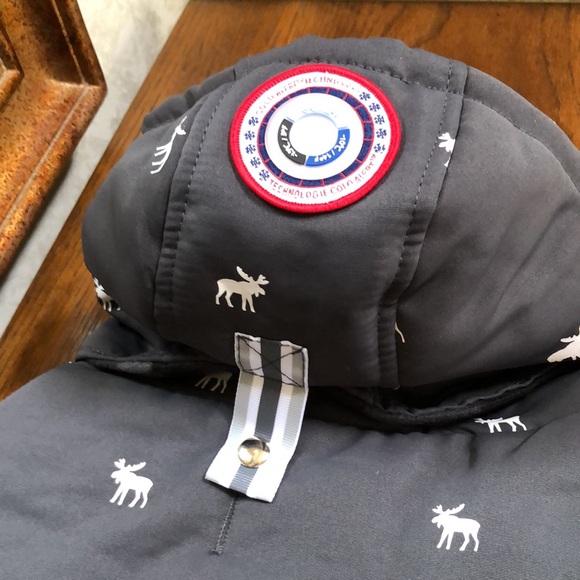 New LuvGear Cold Alert reversible pet jacket. Sz L. Gray with little white moose - Picture 5 of 16